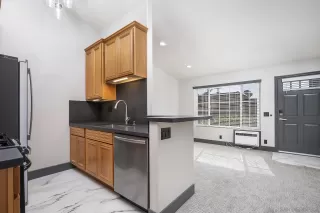 Photo #1: 260002434 Listing