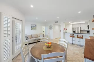 Photo #5: 260002451 Listing