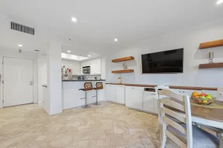 Photo #6: 260002451 Listing