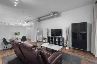 Photo #6: 260002458 Listing