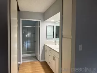 Photo #5: 260002472 Listing