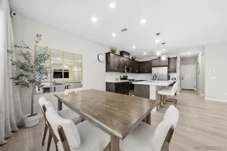 Photo #6: 260002537 Listing