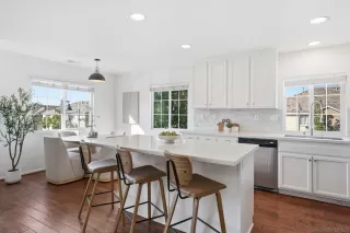 Photo #2: 260002567 Listing 