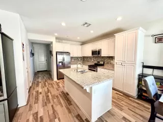 Photo #1: 260002654 Listing 