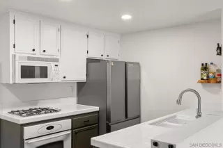 Photo #3: 260002712 Listing 