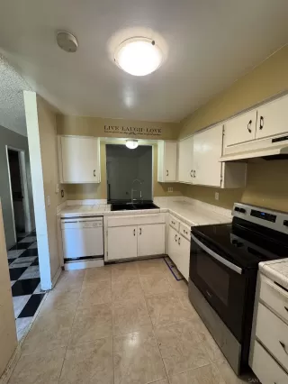 Photo #3: 260002747 Listing 