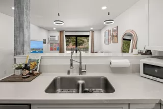 Photo #5: 260002759 Listing 