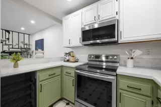 Photo #2: 260002784 Listing 