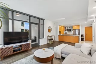 Photo #5: 260002797 Listing 