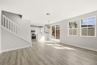 Photo #1: 260002878 Listing 