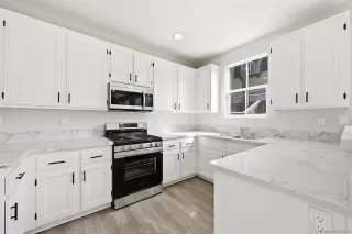 Photo #4: 260002878 Listing 