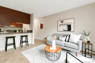 Photo #4: 260002917 Listing