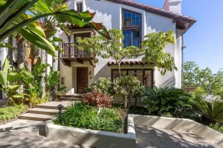 Photo #1: 260002951 Listing 