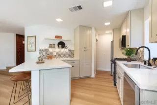 Photo #2: 260002951 Listing 