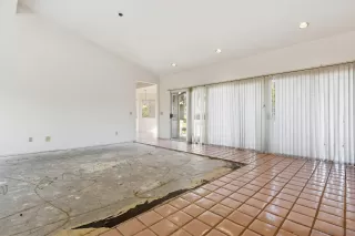 Photo #6: 260003007 Listing 