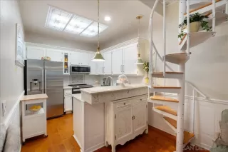 Photo #1: 260003025 Listing 