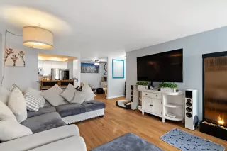 Photo #4: 260003240 Listing