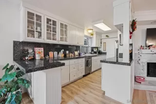 Photo #5: 260003363 Listing 