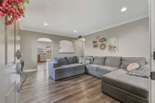 Photo #1: 260003371 Listing 