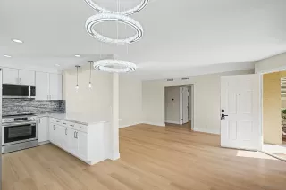 Photo #3: 260003378 Listing 