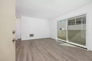 Photo #5: 260003391 Listing