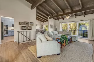 Photo #3: 260003404 Listing