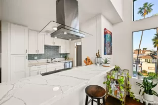 Photo #6: 260003419 Listing