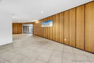 Photo #4: 260003433 Listing