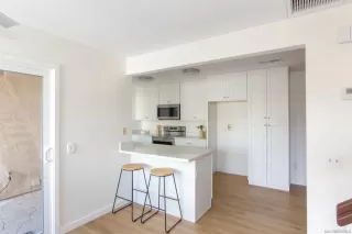 Photo #6: 260003435 Listing