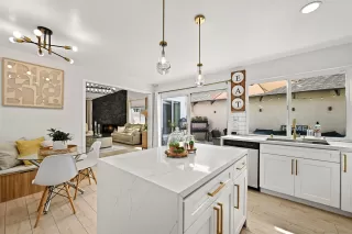 Photo #5: 260003438 Listing 