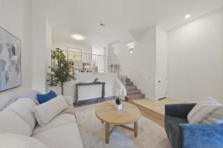 Photo #4: 260003452 Listing