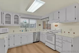 Photo #4: 260003501 Listing 