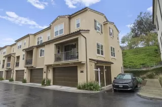 Photo #1: 260003528 Listing 