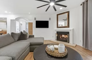 Photo #4: 260003594 Listing