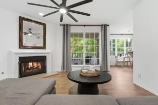 Photo #5: 260003594 Listing