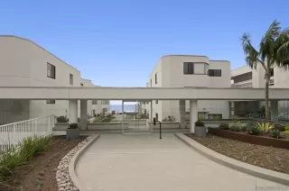 Photo #5: 260003600 Listing 