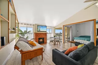 Browse active condo listings in PLAZA