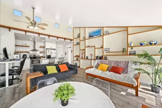 Photo #2: 260003609 Listing