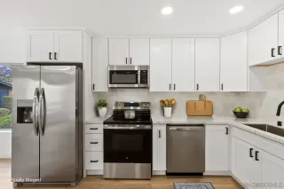 Photo #5: 260003645 Listing