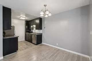 Photo #4: 260003659 Listing