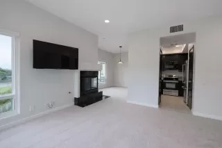 Photo #5: 260003671 Listing