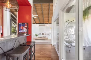 Photo #5: 260003680 Listing