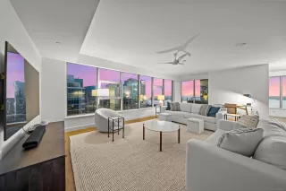 Photo #1: 260003695 Listing