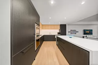 Photo #5: 260003695 Listing