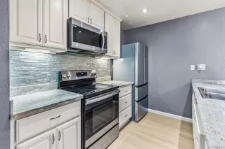 Photo #4: 260003728 Listing