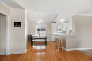 Photo #5: 260003740 Listing