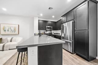 Photo #4: 260003764 Listing