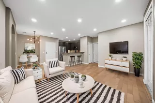 Photo #2: 260003791 Listing