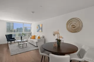 Photo #4: 260003816 Listing