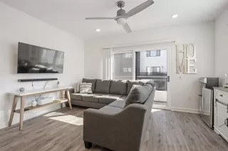 Photo #2: 260003854 Listing 